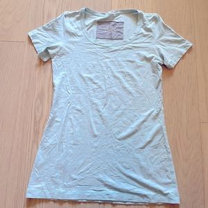 Lululemon t-shirt, size 6